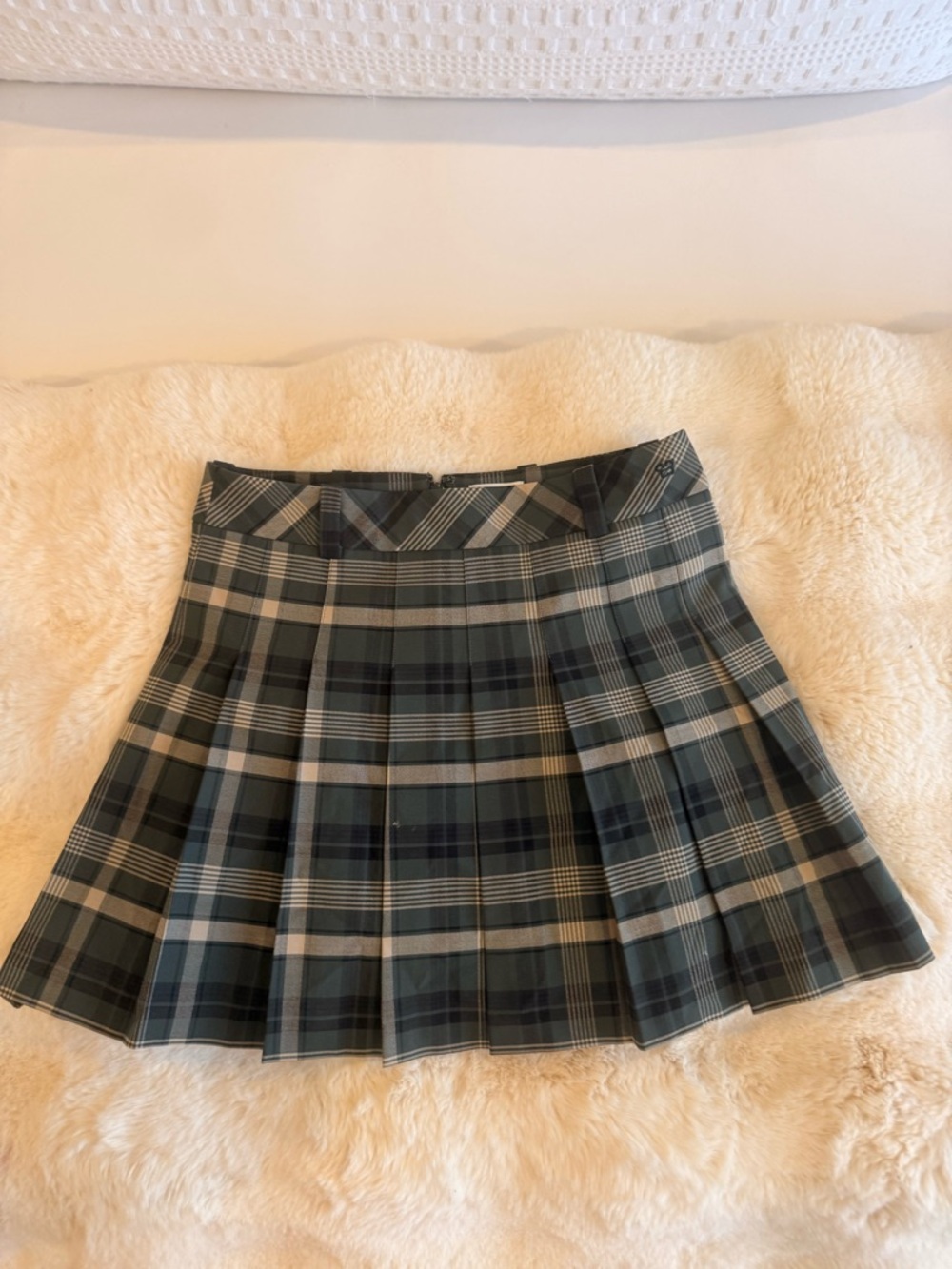 Aritzia Plaid Pleated Skater Skirt in Gray and Green